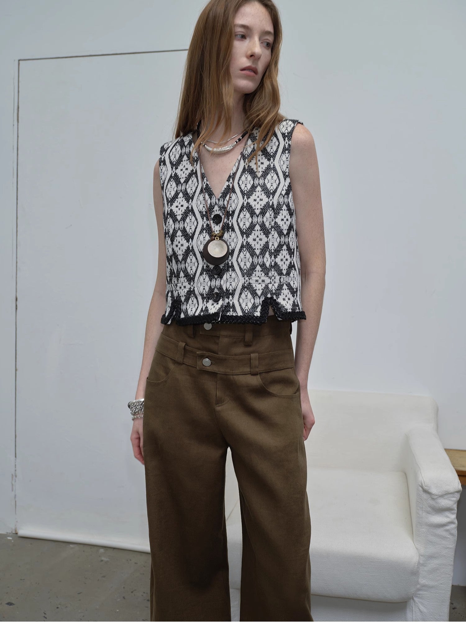 "Venice" Classical simple silhouette Italian imported jacquard ethnic style V-neck vest