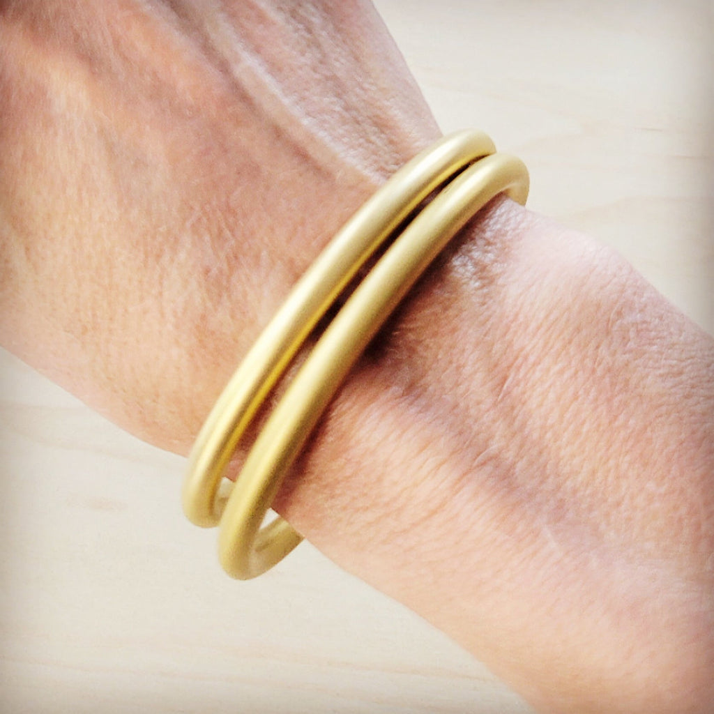 Refined Matte Gold Contour Bangles 811k