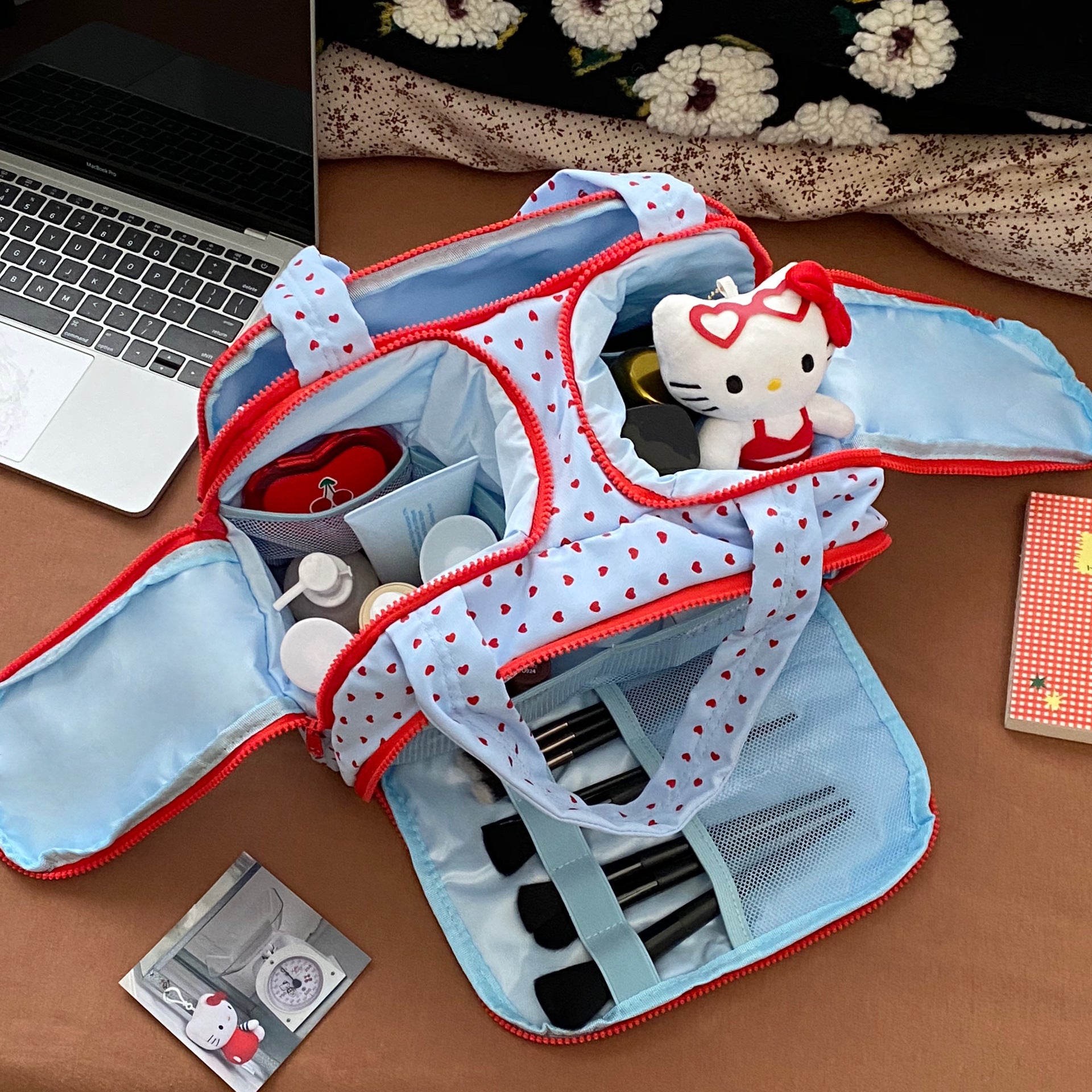 Cross-border wash bag simple lightweight large wide open wash bag fluffy cosmetic bag storage bag travel handbag