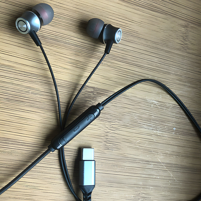 Applicable to Apple Huawei OPPOTYPE-C fully compatible wire-controlled digital port in-ear for phone metal headset in stock