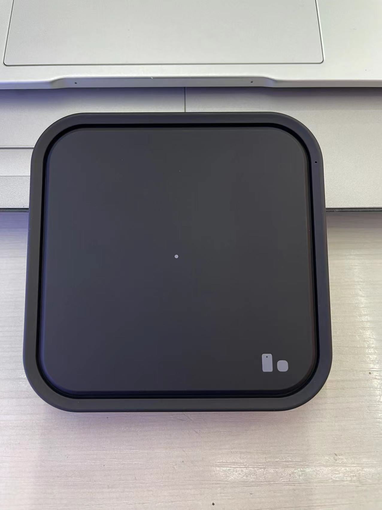 New Samsung wireless phone charger P2400 fast charge wireless charge fixed charger 15W W for Samsung mobile phones, etc.
