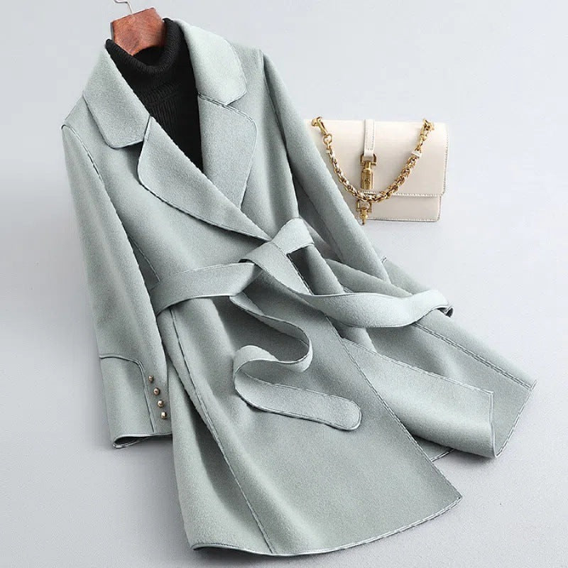 Quality 2022 winter Hong Kong style artistic retro super long sleeve pile collar women's woolen coat factory wholesale